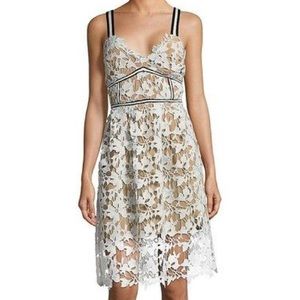 NWT Design Lab Textured V-Neck Lace Dress Large